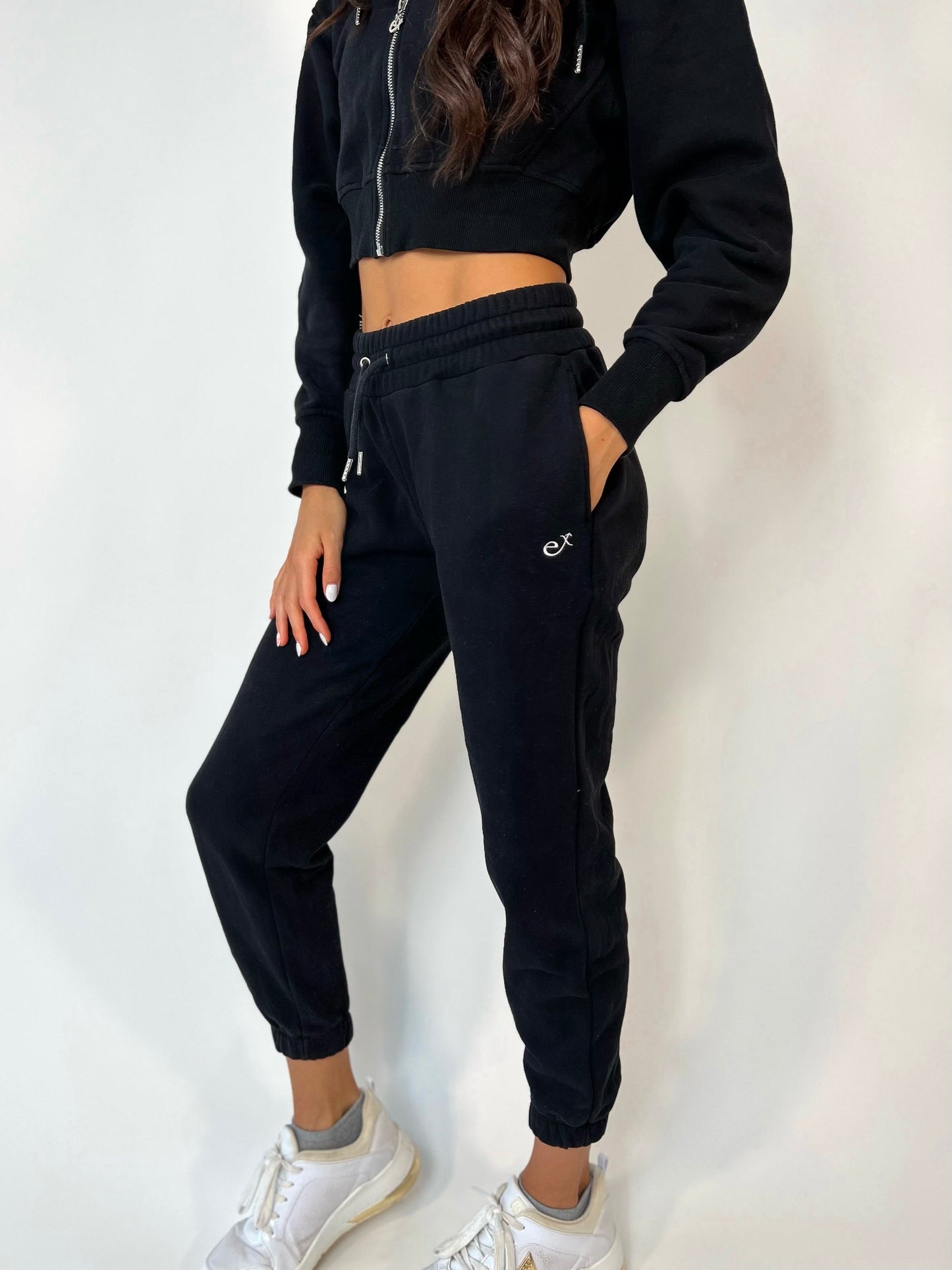 Revive Sweatpants- Midnight Black